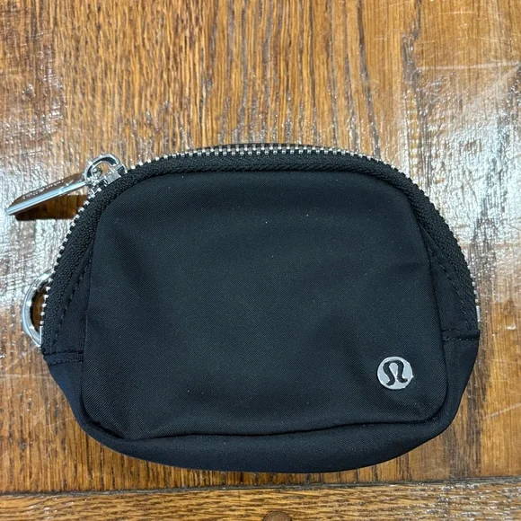 lululemon Pouch - Picture 1 of 5